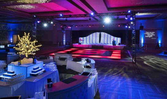 16 006 02 Zenefits Over Bar